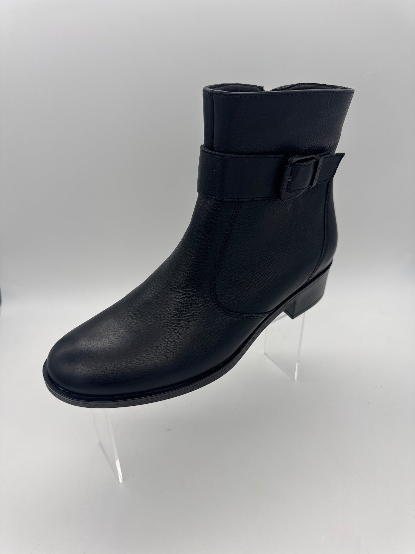 Ara 12-2241-81    s25180