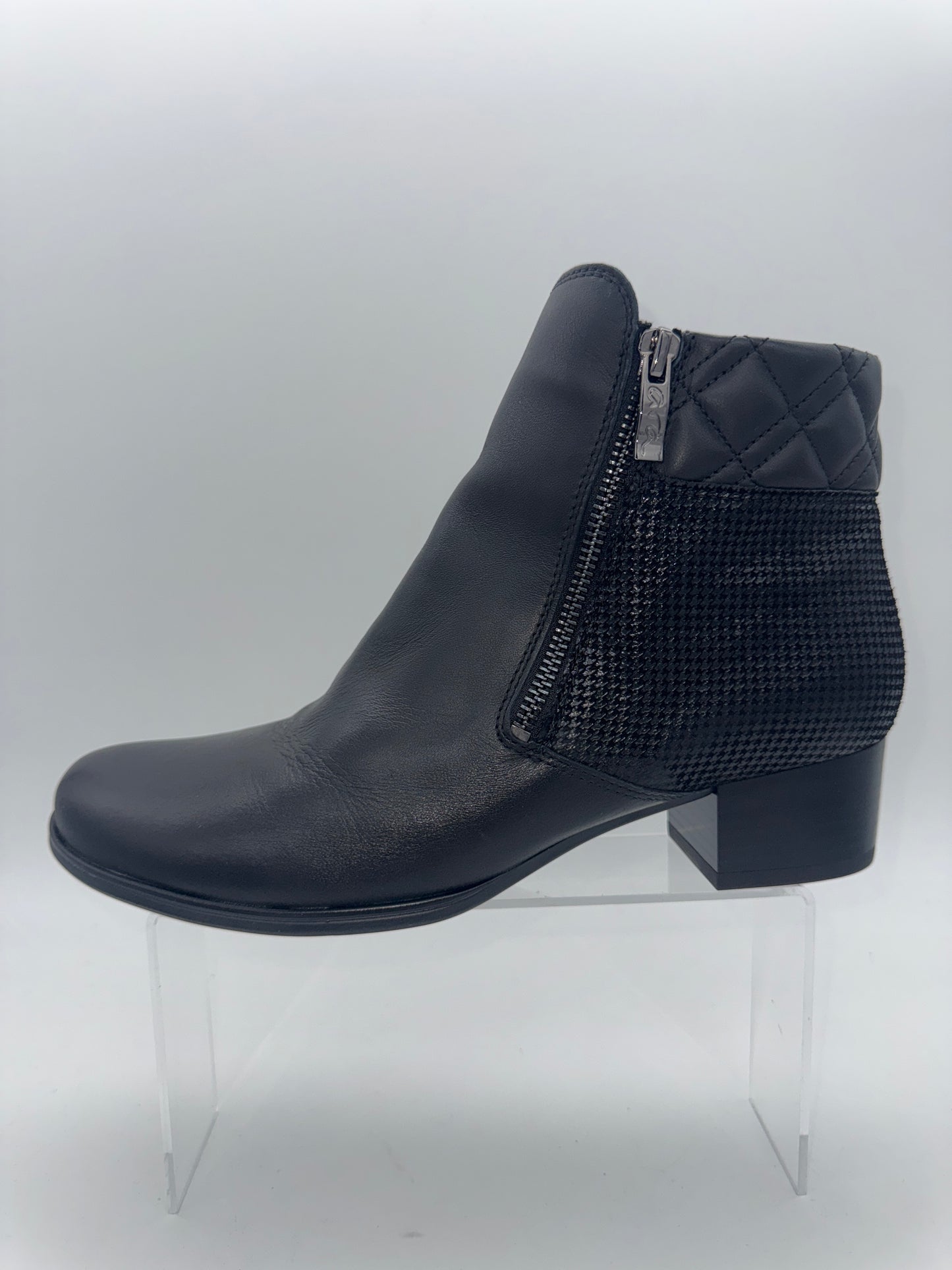 Ara 12-63636-61  s25183