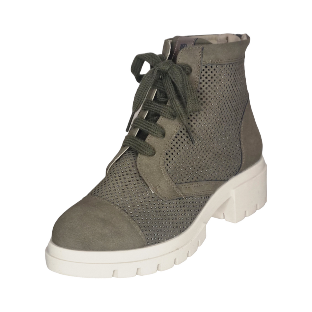 Dorking - D8734 - S25044